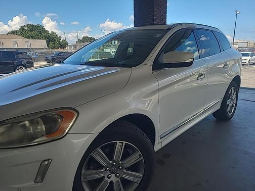 2017 Volvo XC60 T5 Inscription