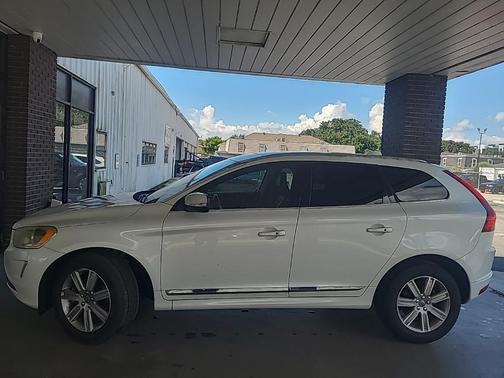 2017 Volvo XC60 T5 Inscription