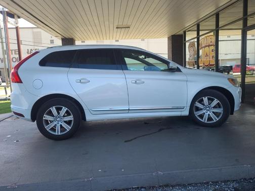2017 Volvo XC60 T5 Inscription