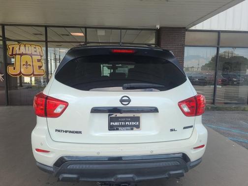 2018 Nissan Pathfinder SL