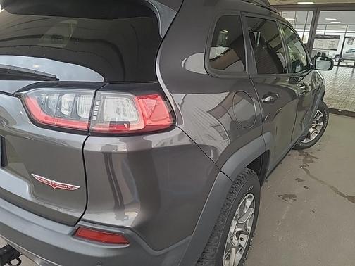 2021 Jeep Cherokee Trailhawk