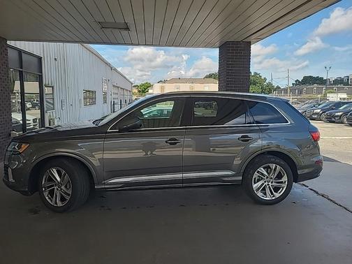 2020 Audi Q7 45 Premium Plus
