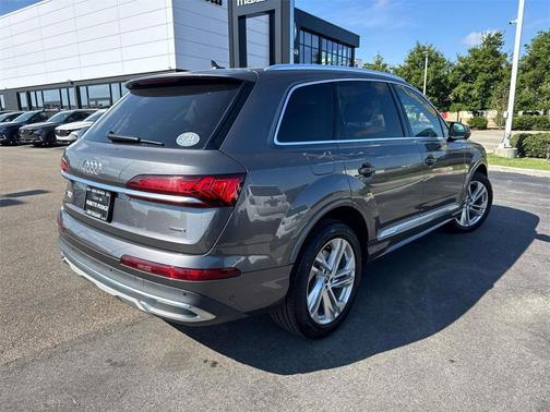 2020 Audi Q7 45 Premium Plus