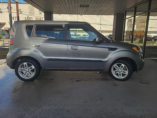 2010 Kia Soul +