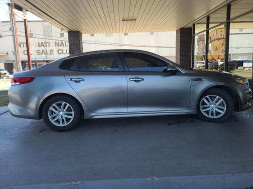 2017 Kia Optima LX