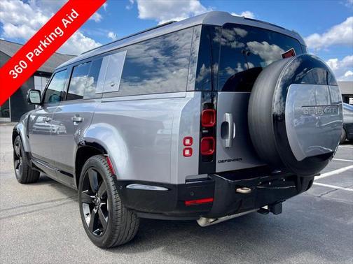 2024 Land Rover Defender 130 P400 X-Dynamic SE