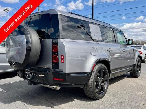 2024 Land Rover Defender 130 P400 X-Dynamic SE