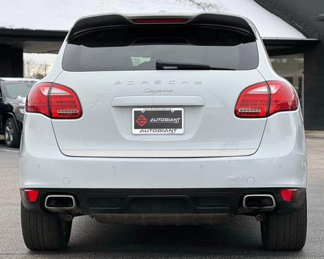 2014 Porsche Cayenne Platinum Edition