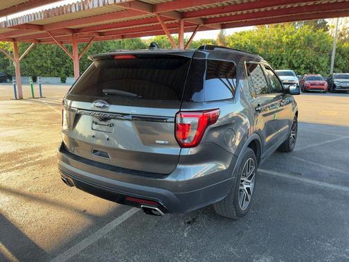 2017 Ford Explorer sport