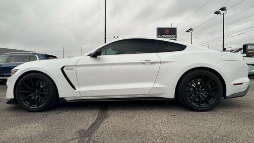 2017 Ford Shelby GT350 Base