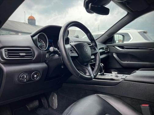 2017 Maserati Levante Base