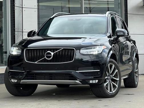 2019 Volvo XC90 T6 Momentum