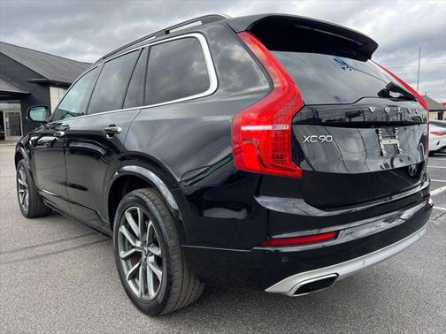 2019 Volvo XC90 T6 Momentum