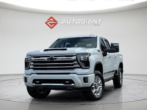 Iridescent Pearl Tricoat 2024 Chevrolet Silverado 2500 High Country