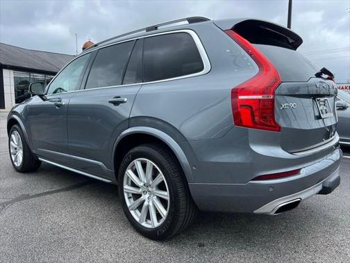 2016 Volvo XC90 Hybrid T8 Momentum