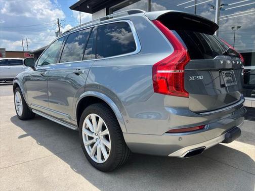 2016 Volvo XC90 Hybrid T8 Momentum