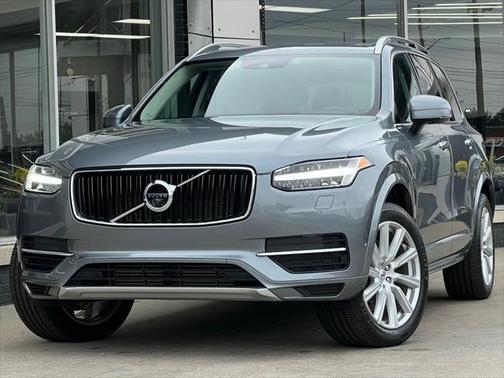 2016 Volvo XC90 Hybrid T8 Momentum