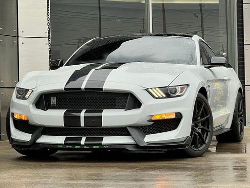 2016 Ford Shelby GT350 Base