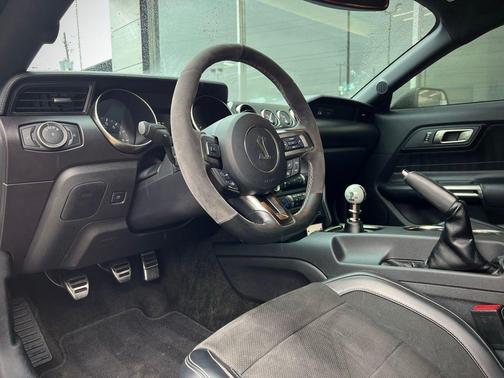 2016 Ford Shelby GT350 Base