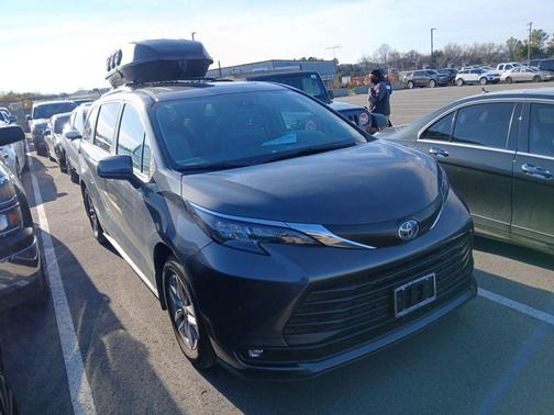 2025 Toyota Sienna XLE