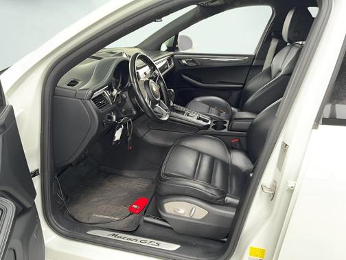 White 2018 Porsche Macan Macan GTS