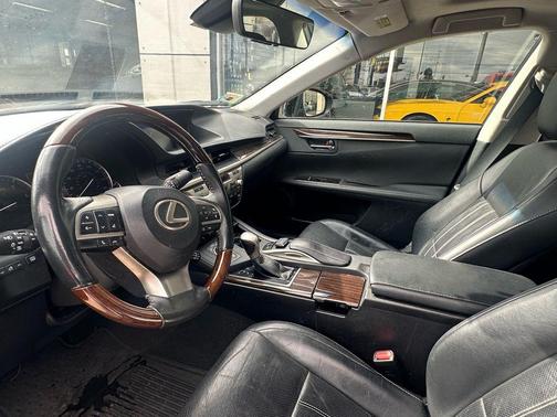 2017 Lexus ES 350 Base