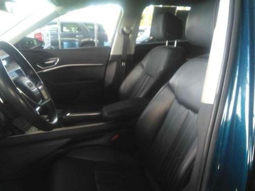 2019 Audi e-tron Premium Plus