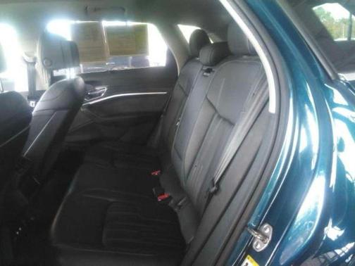 2019 Audi e-tron Premium Plus