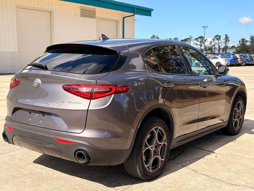 2023 Alfa Romeo Stelvio Sprint RWD