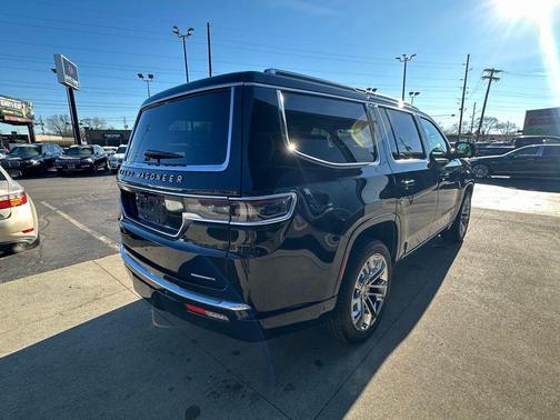 2022 Jeep Grand Wagoneer Series II