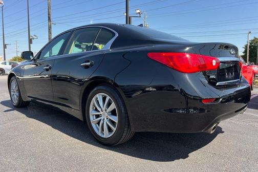 2015 INFINITI Q50 Premium