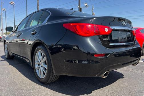 2015 INFINITI Q50 Premium