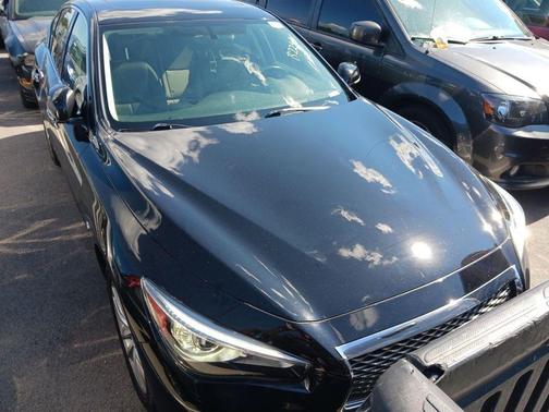2015 INFINITI Q50 Premium