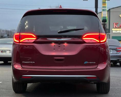 2017 Chrysler Pacifica Hybrid Touring Plus