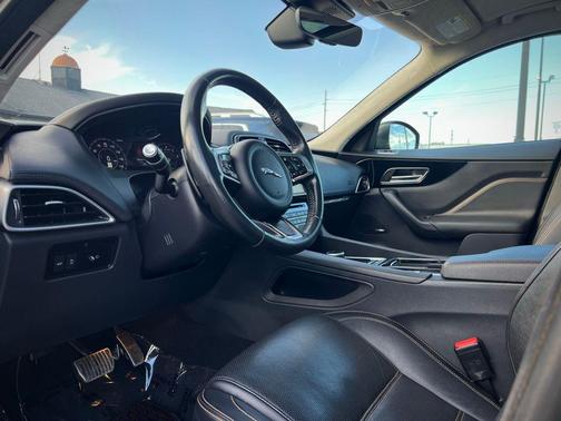 2019 Jaguar F-PACE 25t Prestige