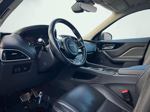 2019 Jaguar F-PACE 25t Prestige