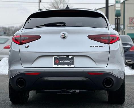 2019 Alfa Romeo Stelvio Sport