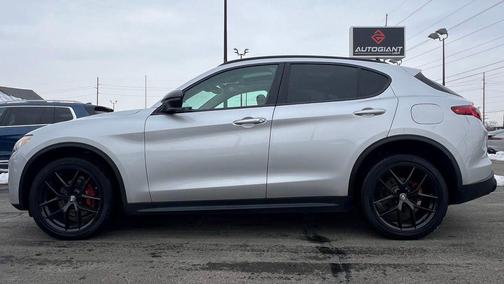 2019 Alfa Romeo Stelvio Sport
