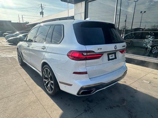 2021 BMW X7 M50i