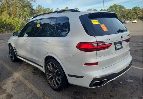 2021 BMW X7 M50i