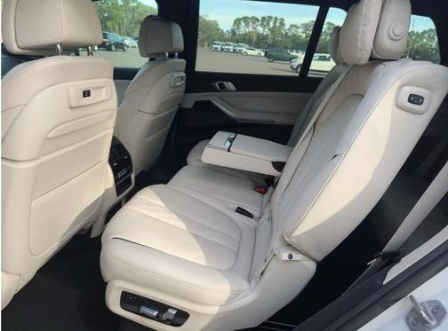 2021 BMW X7 M50i