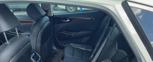 2017 Kia Cadenza Technology