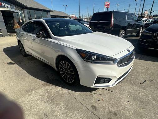 2017 Kia Cadenza Technology