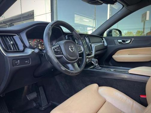 2019 Volvo XC60 T5 Momentum