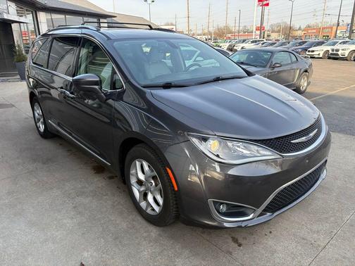 2018 Chrysler Pacifica Touring-L Plus