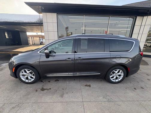 2018 Chrysler Pacifica Touring-L Plus