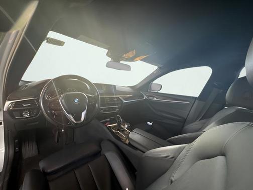 Glacier Silver Metallic 2019 BMW 530 530i