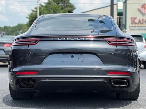 2018 Porsche Panamera Base