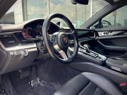 2018 Porsche Panamera Base