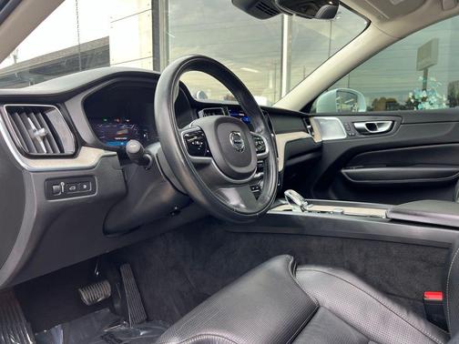 2022 Volvo XC60 Recharge Plug-In Hybrid T8 Inscription
